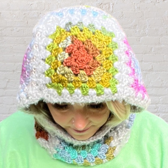 Granny Square Crochet Balaclava | Hooded Cowl | Patchwork - Picture 7 of 9